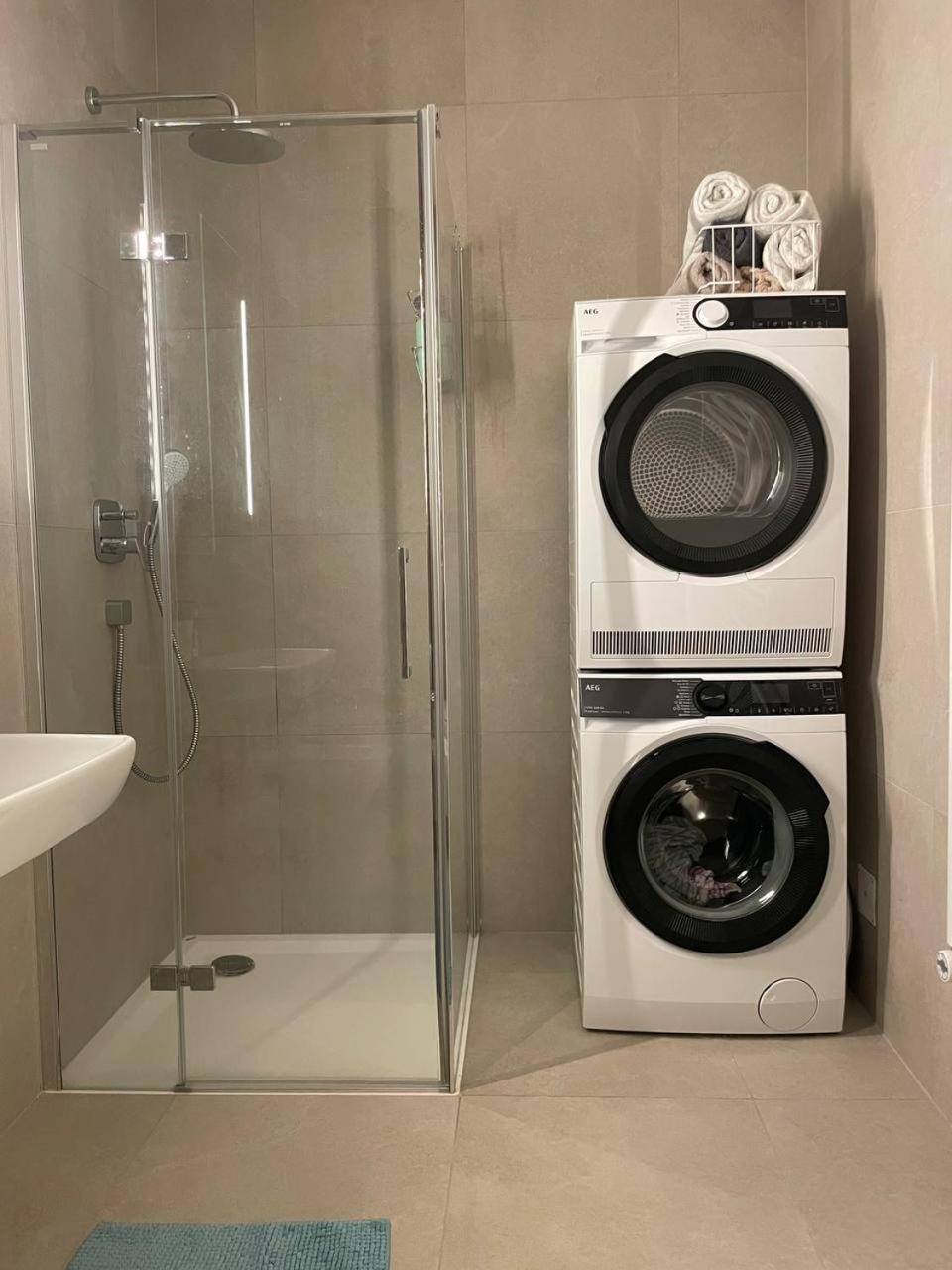 Modern With Garden Free Parking Apartment